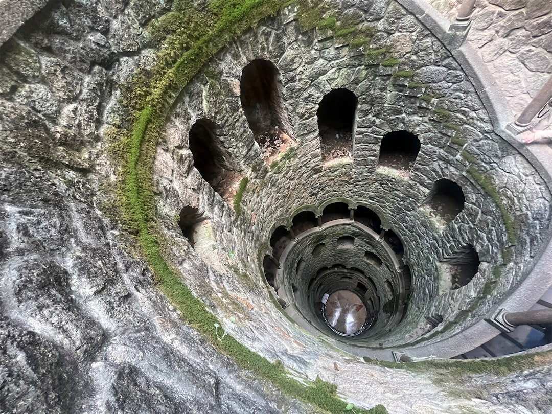 Initiation Tunnels, Quinta da Regaleira, Portugal (Image Credits: Unsplash)