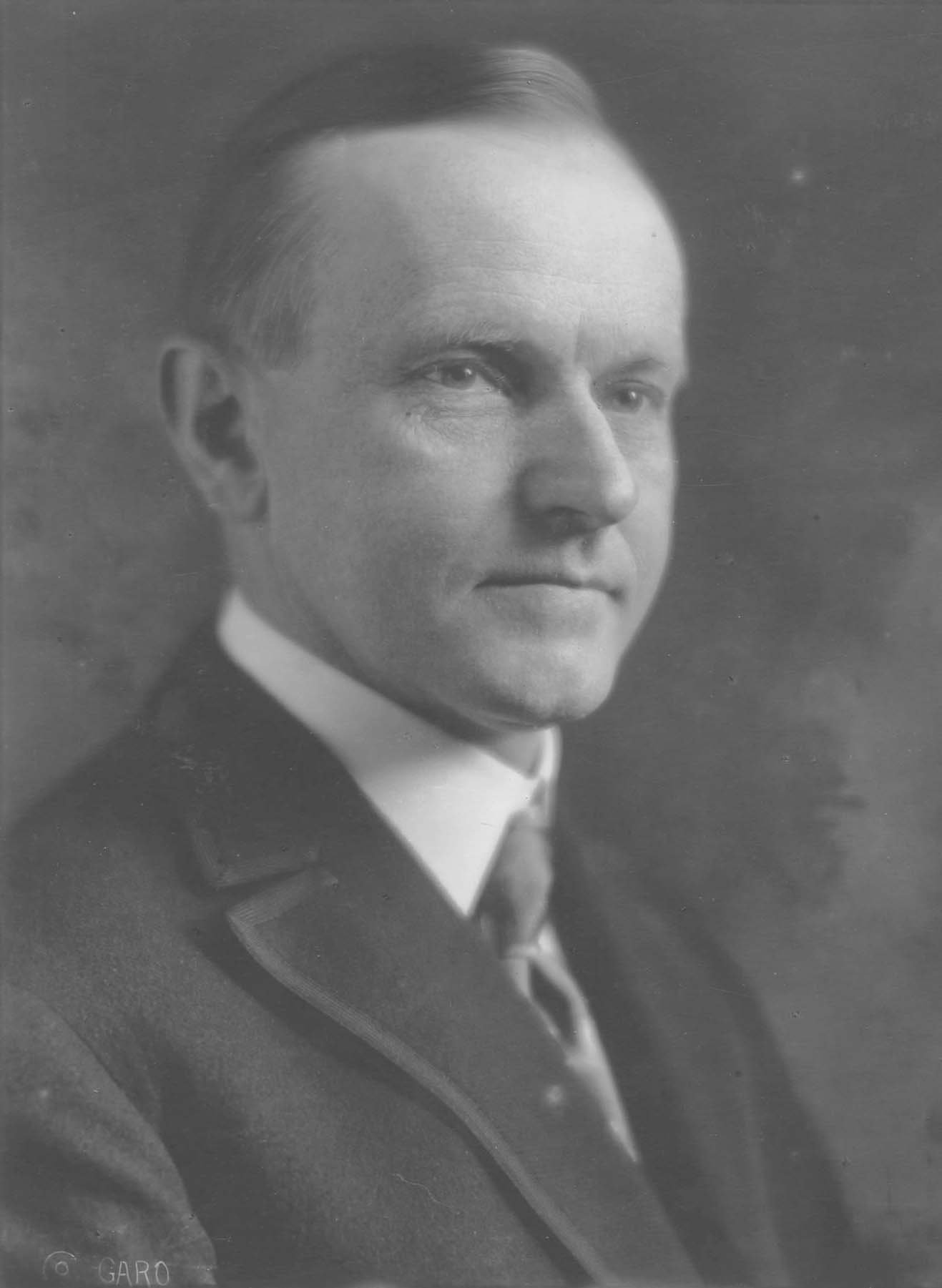 Calvin Coolidge (Cropped from http://historical.ha.com/common/view_item.php?Sale_No=658&Lot_No=25542&src=pr, Public domain)