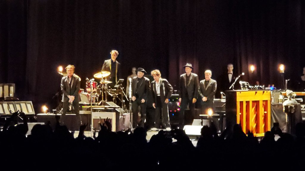 Luke Fairchild from The Rich Man’s Table: Another Dylan Doppelgänger (New York + Philly Live!, Flickr, CC BY-SA 2.0)