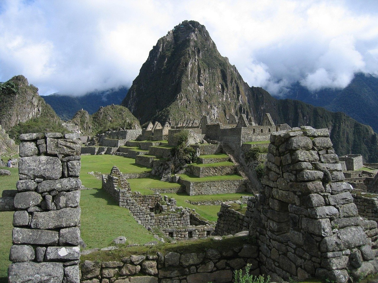 9. Mass Tourism at Machu Picchu Is Threatening Its Very Foundations (Image Credits: Pixabay)