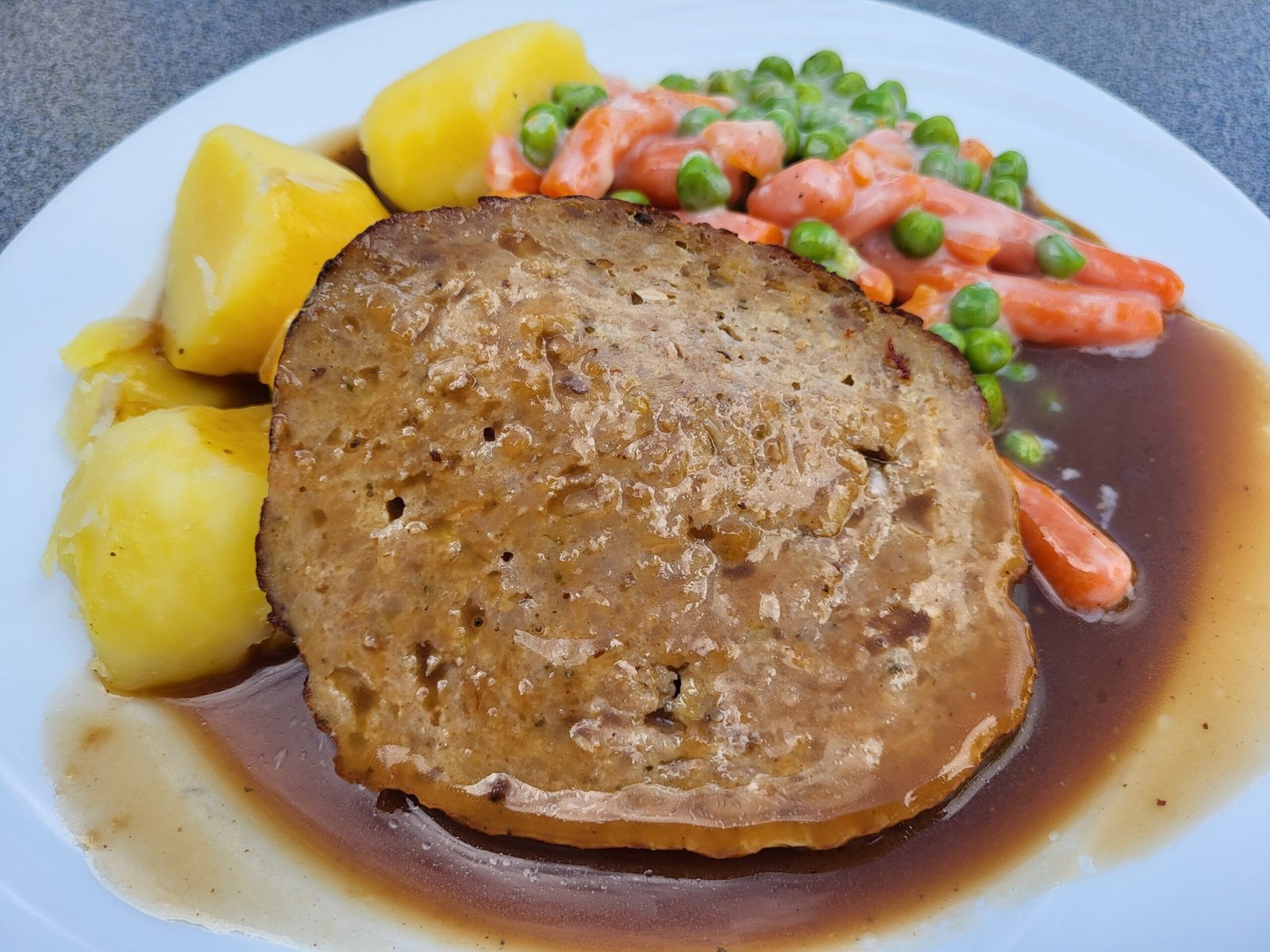 Meatloaf (By Benreis, CC BY-SA 4.0)