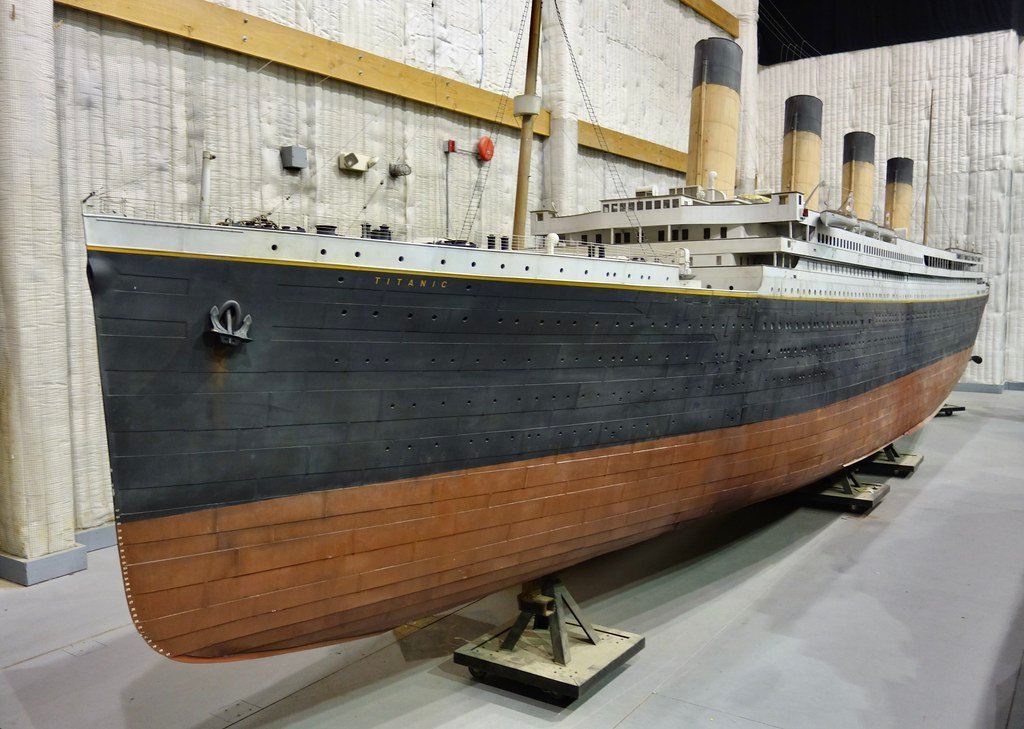 Titanic (1997): The Man With the Flask on the Stern (jurvetson, Flickr, CC BY 2.0)