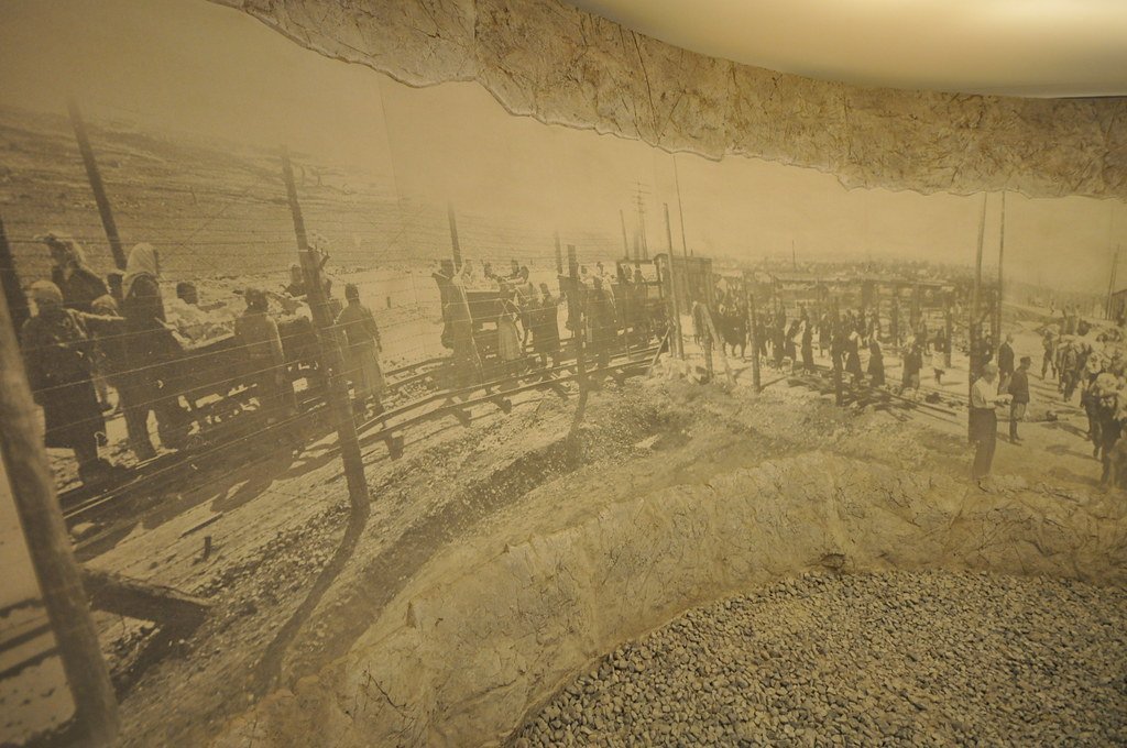 Schindler's List (1993): The Little Girl in the Red Coat (Jorge Lascar, Flickr, CC BY 2.0)