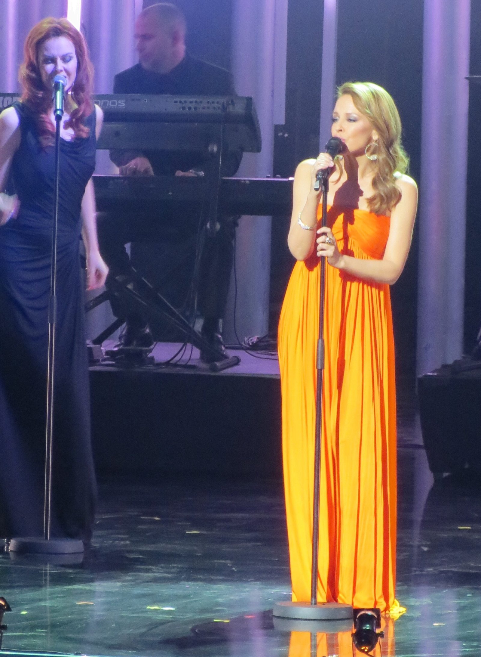 Can't Get You Out of My Head - Kylie Minogue (2001) (By Bjoertvedt, CC BY-SA 3.0)