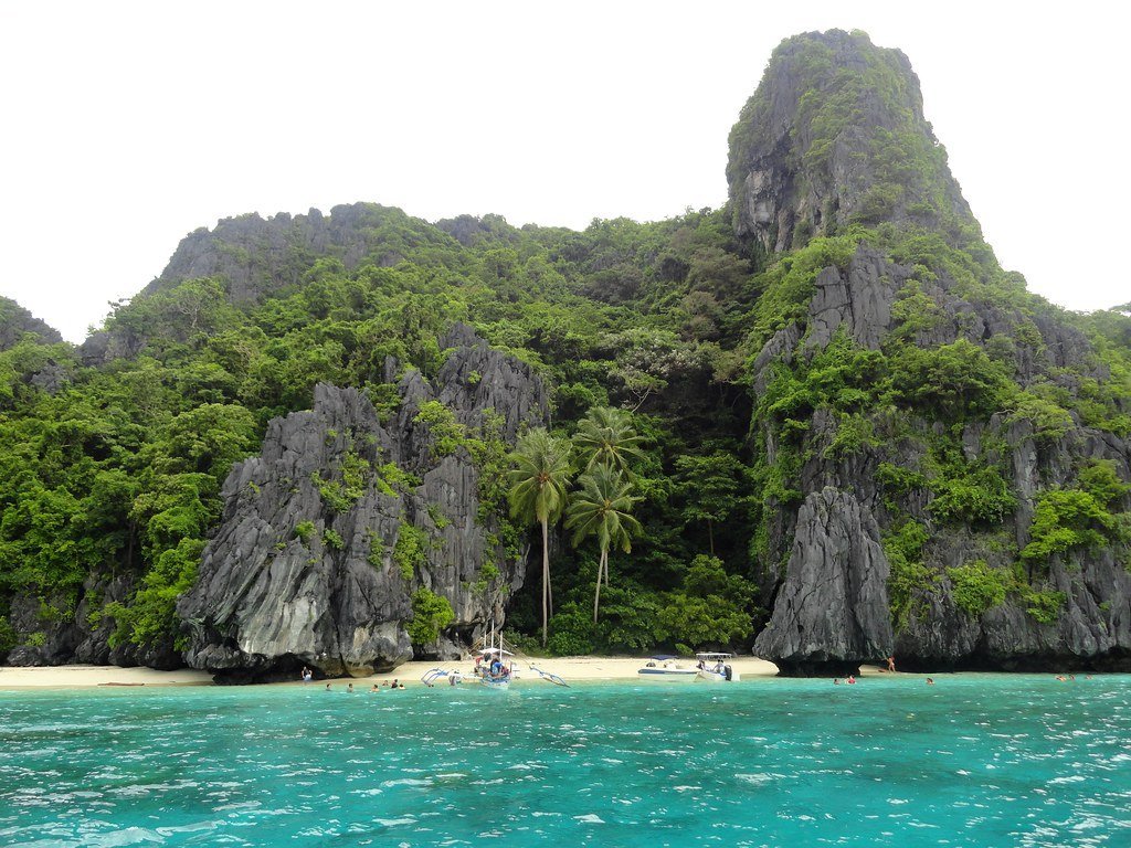 5. Entalula Beach, Palawan, Philippines (travelourplanet.com, Flickr, CC BY 2.0)
