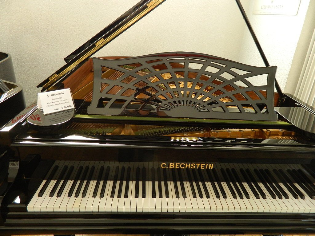 Bohemian Rhapsody's Humble Beginnings (lilli2de, Flickr, CC BY-SA 2.0)