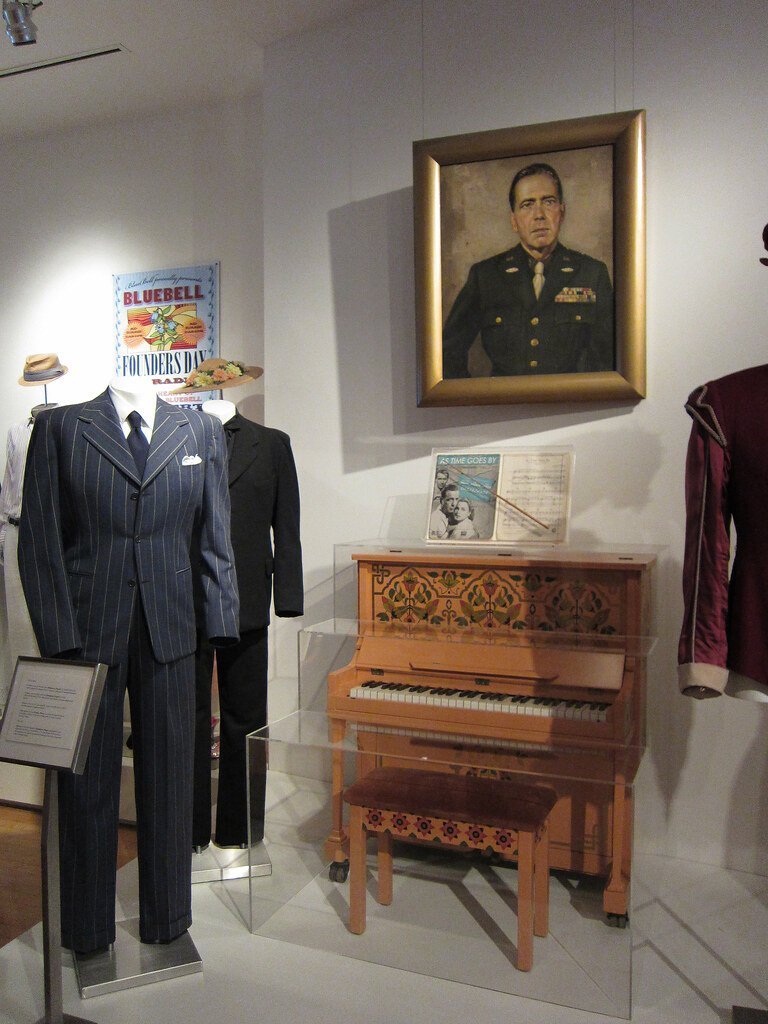 "Play It Again, Sam" - Casablanca (1942) (Alan Light, Flickr, CC BY 2.0)