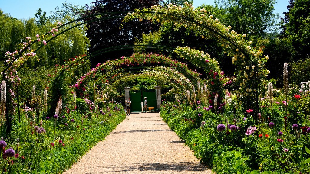 Claude Monet's Garden at Giverny, France: A Painter's Living Canvas (Tom Hilton, Flickr, CC BY 2.0)