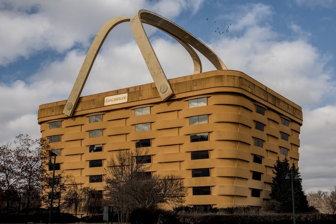 Longaberger Basket Building in Newark, Ohio (Image Credits: Unsplash)