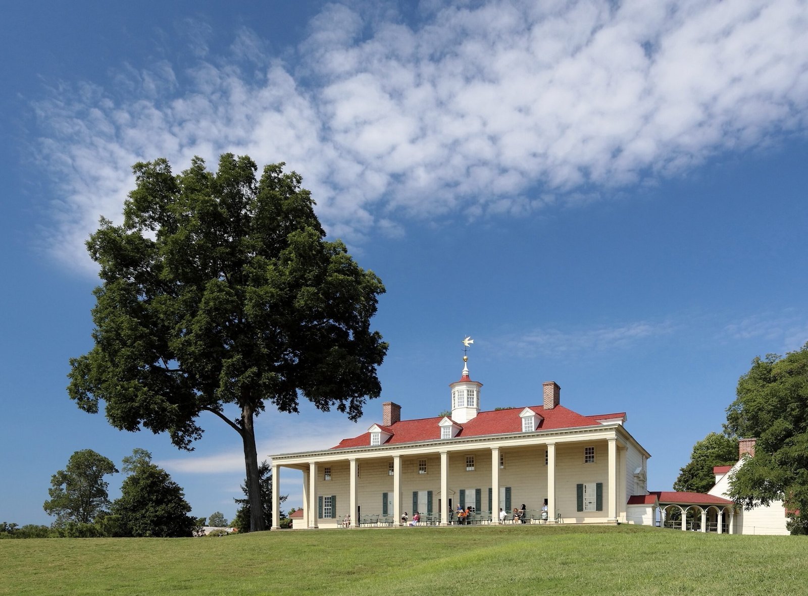 3. Visit George Washington's Mount Vernon - A Founding Father's Legacy Up Close (By Martin Falbisoner, CC BY-SA 3.0)