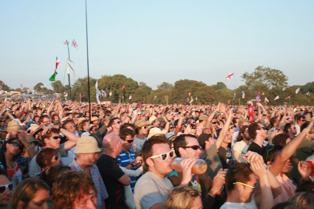 Glastonbury Festival - Britain's Muddy Crown Jewel (whiper, Flickr, CC BY-SA 2.0)