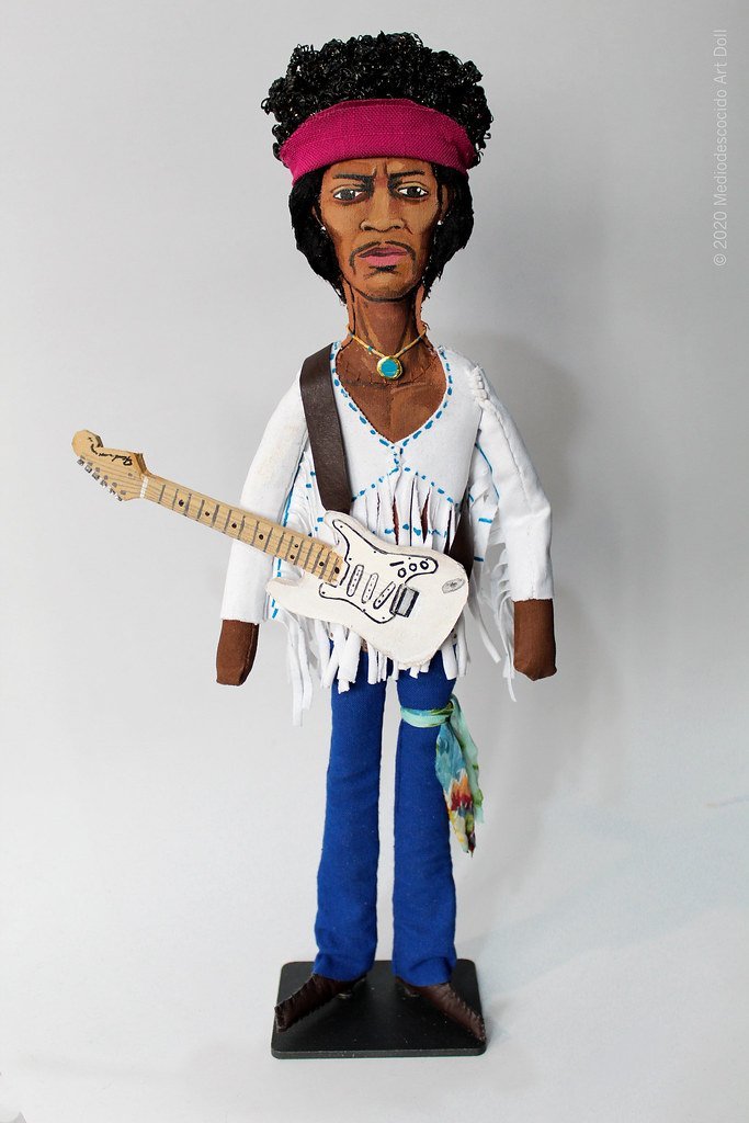 Jimi Hendrix Closes Woodstock with Anthem Fireworks (MEDIODESCOCIDO, Flickr, CC BY 2.0)