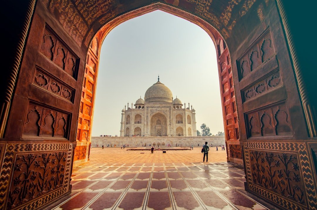 The Taj Mahal, India - Love Story or Political Statement? (Image Credits: Unsplash)