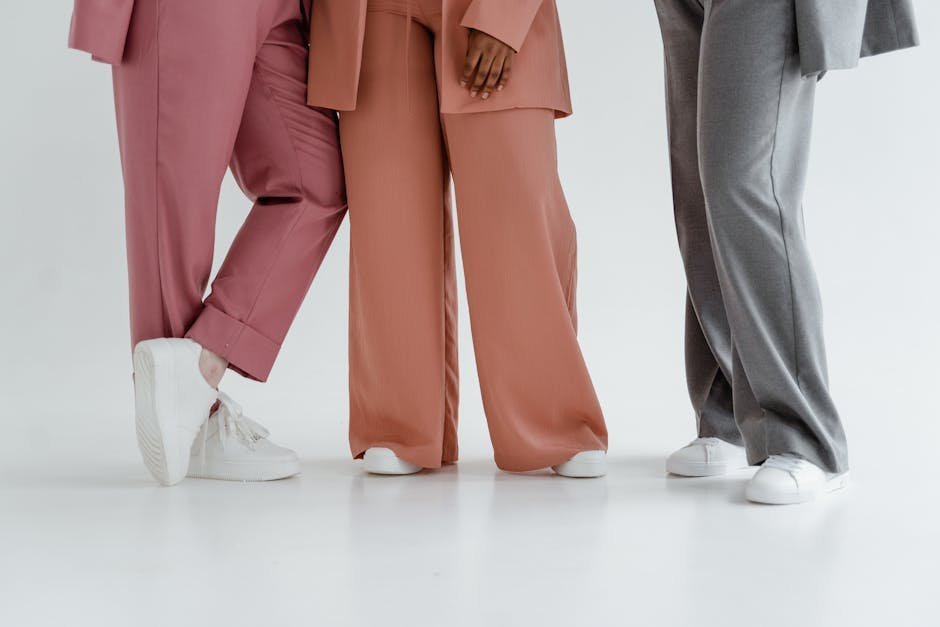 1. Wide-Leg Flared Trousers: The Bottom-Heavy Silhouette That Never Really Left (Image Credits: Pexels)