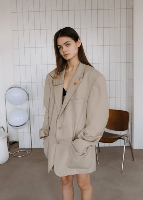 2. Power Shoulders: The 80s Armor Is Back and It Means Business (Image Credits: Pexels)