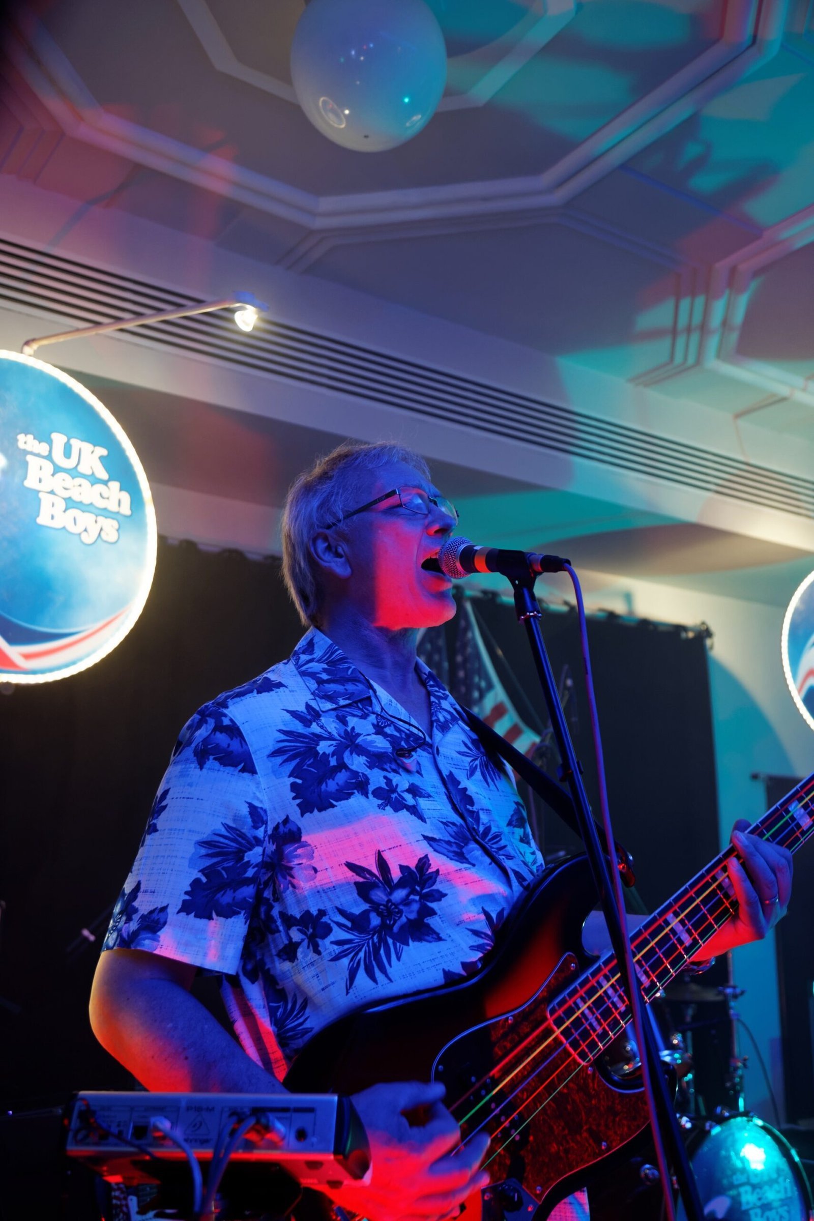 Rod Stewart at Copacabana Beach, Rio de Janeiro (1994): The Untouchable Record (By Acabashi, CC BY-SA 4.0)