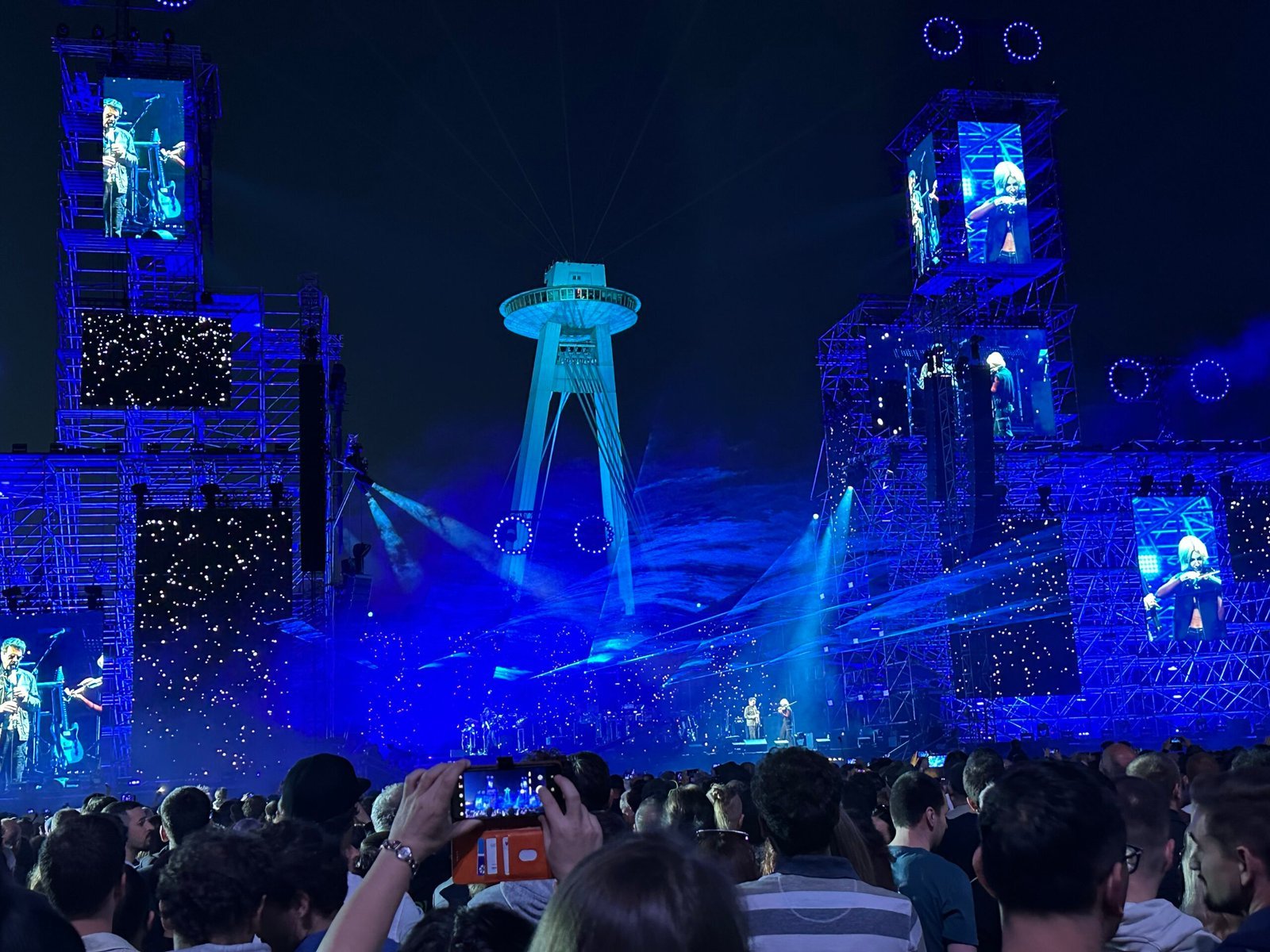 Jean-Michel Jarre in Moscow (1997): A Symphony for 3.5 Million (By PepTheVoyager, CC BY 4.0)