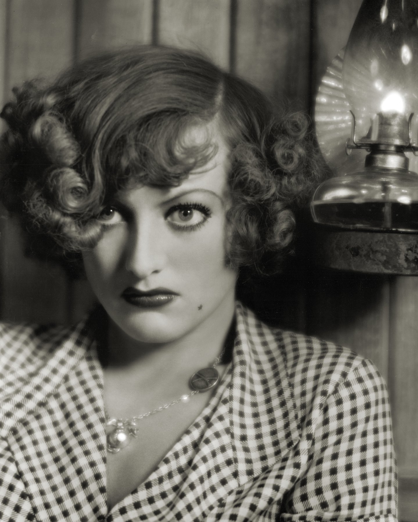 10. Joan Crawford's Secret Past: The Studio That Buried Its Own Star's History (Vieira, Mark A. (2019). Forbidden Hollywood: The Pre-Code Era (1930-1934): When Sin Ruled the Movies (eBook). New York: Running Press. Hachette Book Group. ISBN 978-076-246-675-7., Public domain)