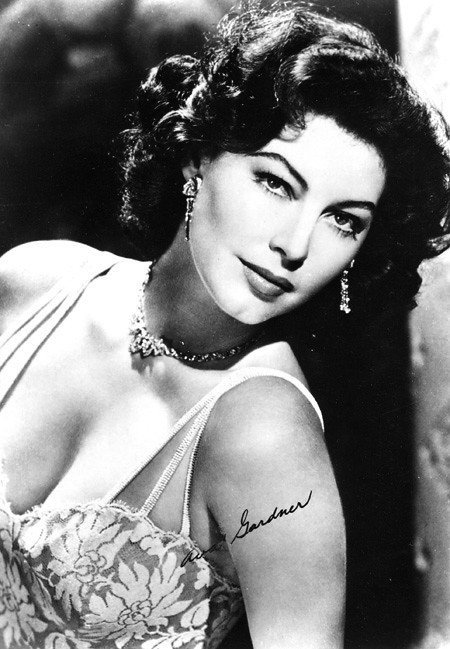 The Killers (1946) (KNDY です, Flickr, CC BY-SA 2.0)