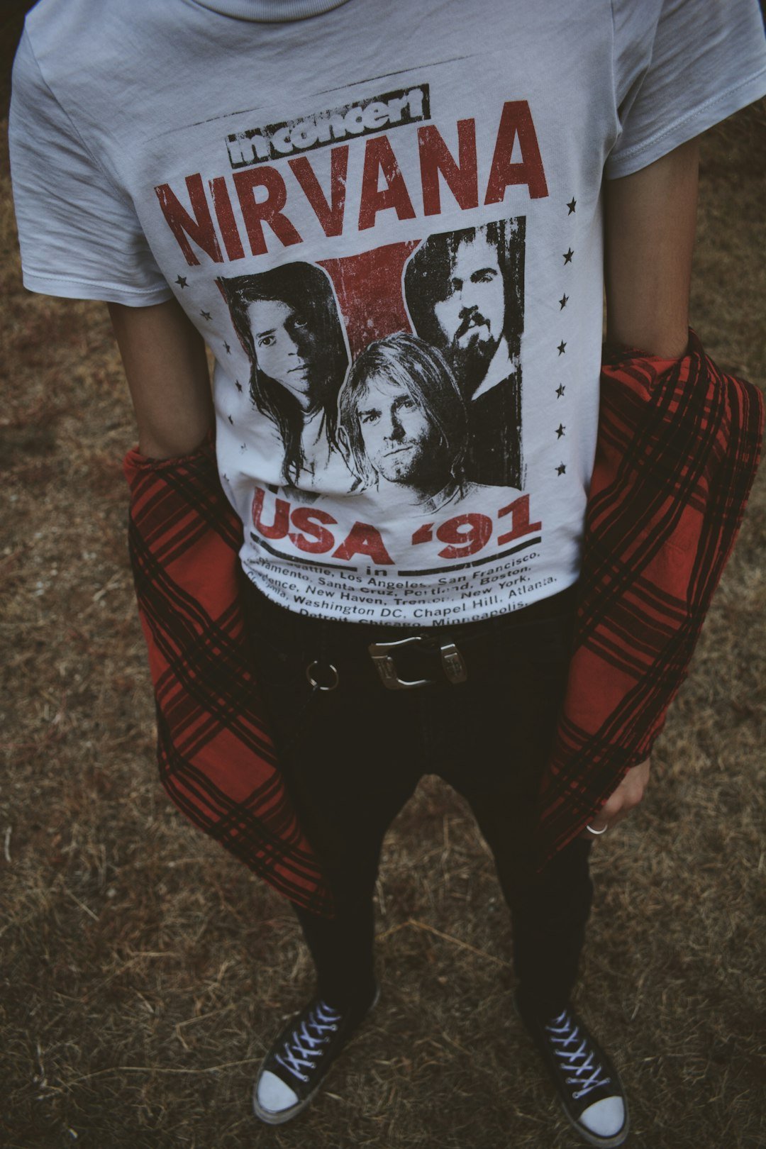8. Grunge and Plaid: The Nonchalant Look That Took Over the 1990s (Image Credits: Unsplash)