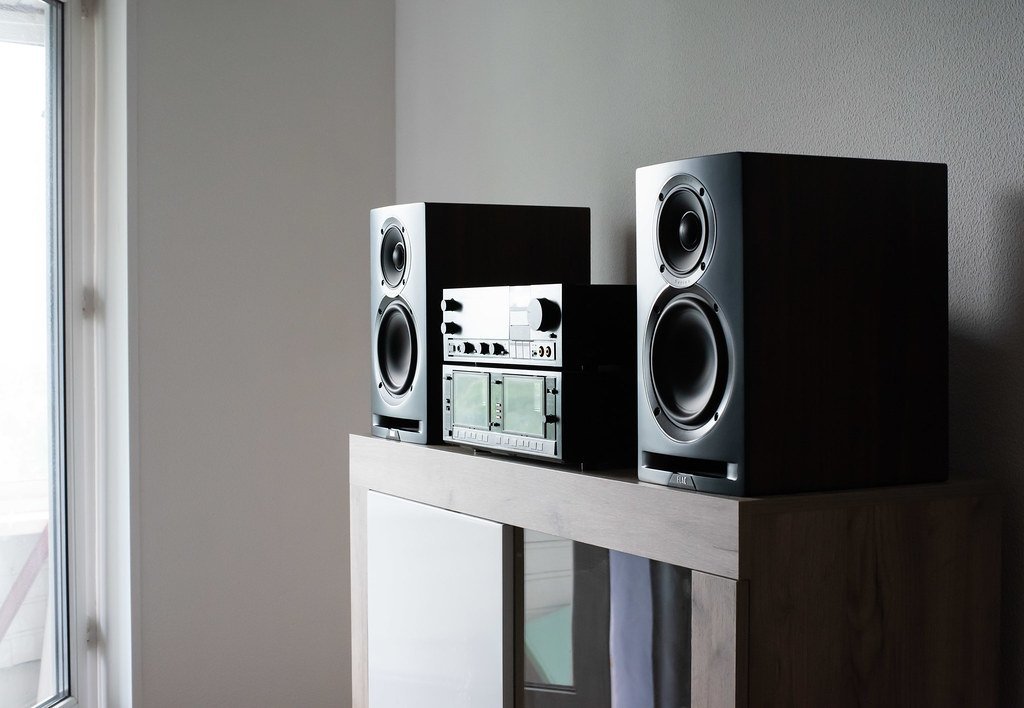 6. Stereo Sound: Music Gets a Whole New Dimension (kishjar?, Flickr, CC BY 2.0)