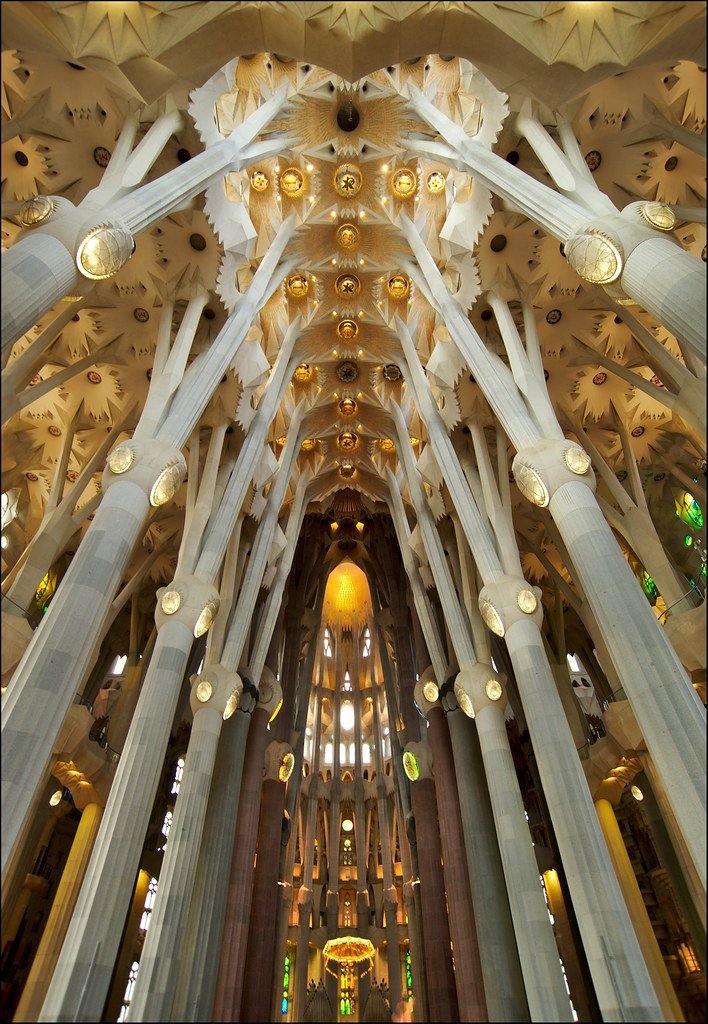 The Sagrada Família: A Cathedral Whose Architect Died a Beggar (rofi, Flickr, CC BY-SA 2.0)