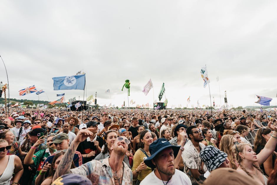 Glastonbury's Folk Roots and Artistic Vision (Image Credits: Pexels)