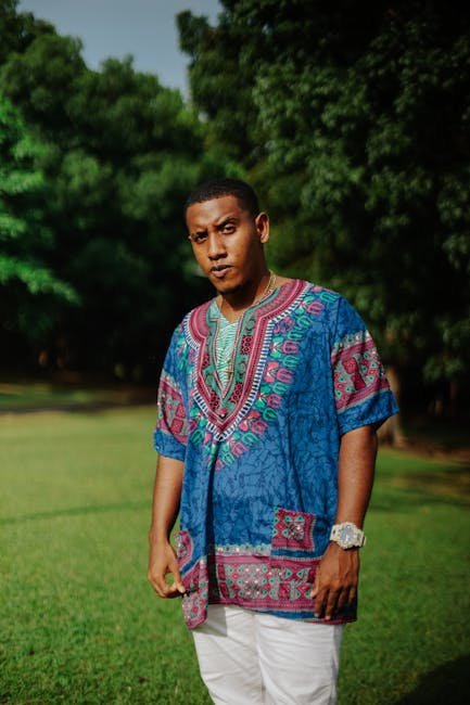 The Dashiki: Cultural Pride as a Wardrobe Statement (Image Credits: Pexels)