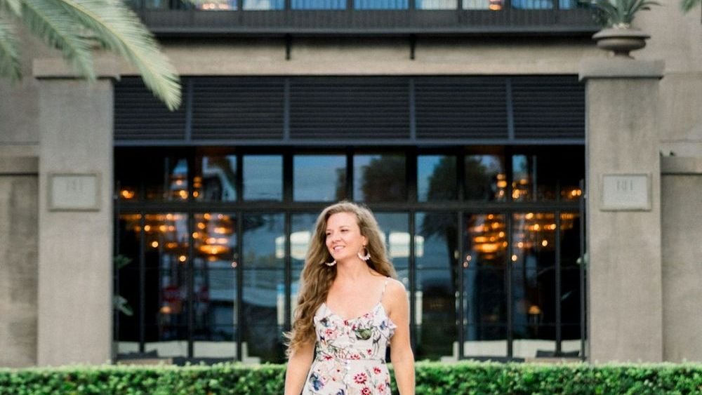 10 Iconic Fashion Trends From the 70s and 80s Making a Dramatic Return This Season.