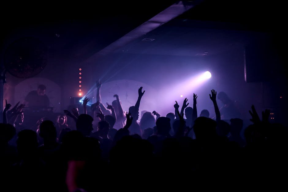 5. Drum and Bass: The Underground Genre That Won't Stay Underground (Image Credits: Pexels)