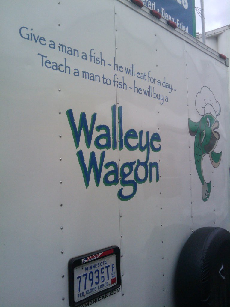 Walleye Festival and Walleye Drop (Mulad, Flickr, CC BY 2.0)