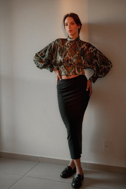 Pencil Skirt (Image Credits: Pexels)