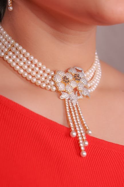 Pearl Necklace (Image Credits: Pexels)