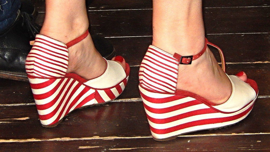 4. Platform Shoes (Dai Lygad, Flickr, CC BY 2.0)