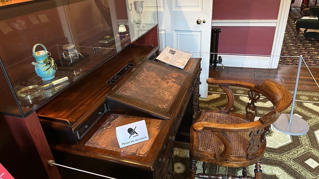 15 Historical Figures Who Were Far More Eccentric Than You Learned in School