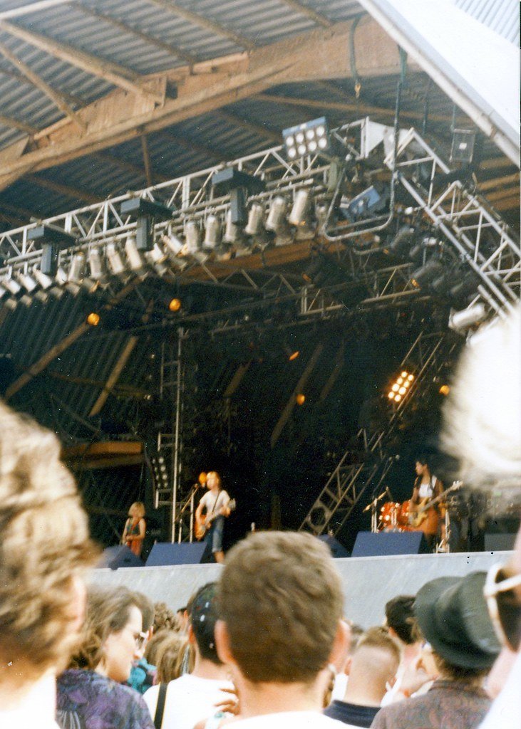 Glastonbury Festival, 1980s (SteveR-, Flickr, CC BY 2.0)