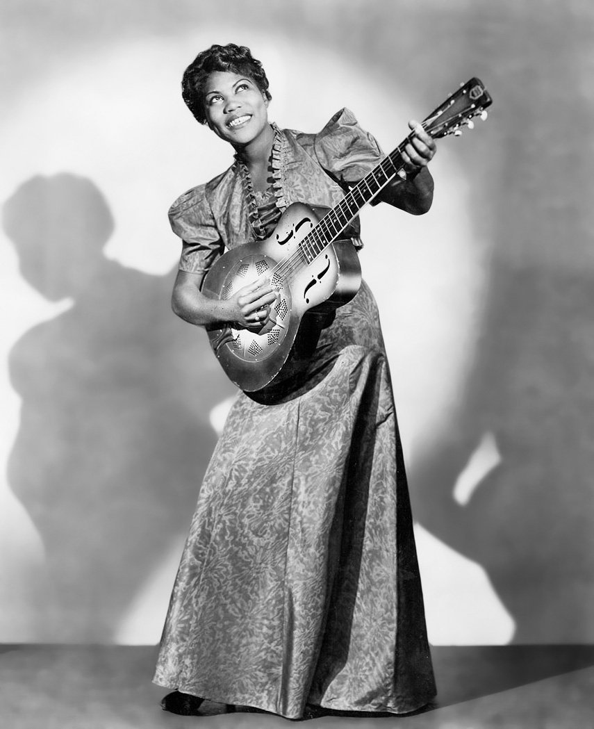 Sister Rosetta Tharpe (Scan via James E. Arsenault & Company. Cropped and retouched by uploader; see upload history below for unretouched original., Public domain)