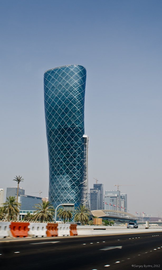 Capital Gate, Abu Dhabi (Se.By., Flickr, CC BY 2.0)