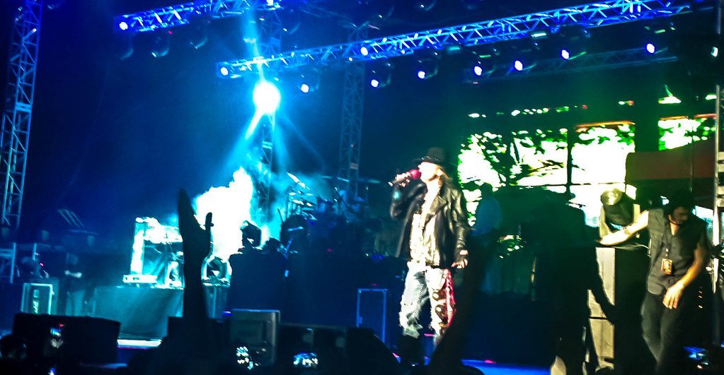 His Five-Octave Vocal Range (Silver Blu3, Flickr, CC BY-SA 2.0)