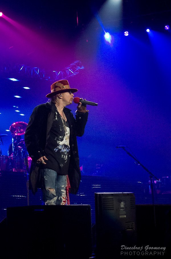 Explosive Stage Presence (dgoomany, Flickr, CC BY-SA 2.0)