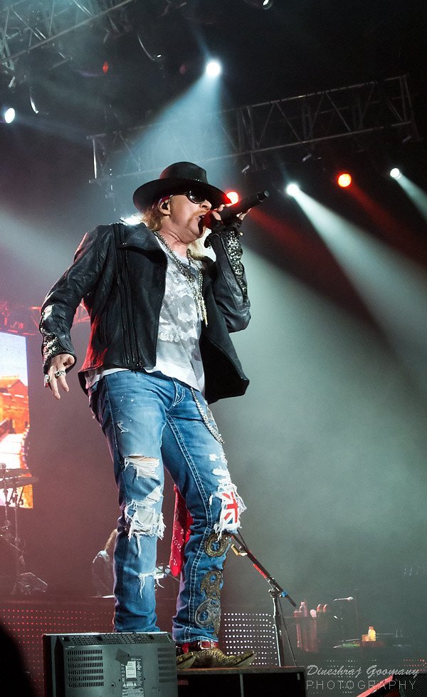 Flamboyant and Evolving Fashion (dgoomany, Flickr, CC BY-SA 2.0)