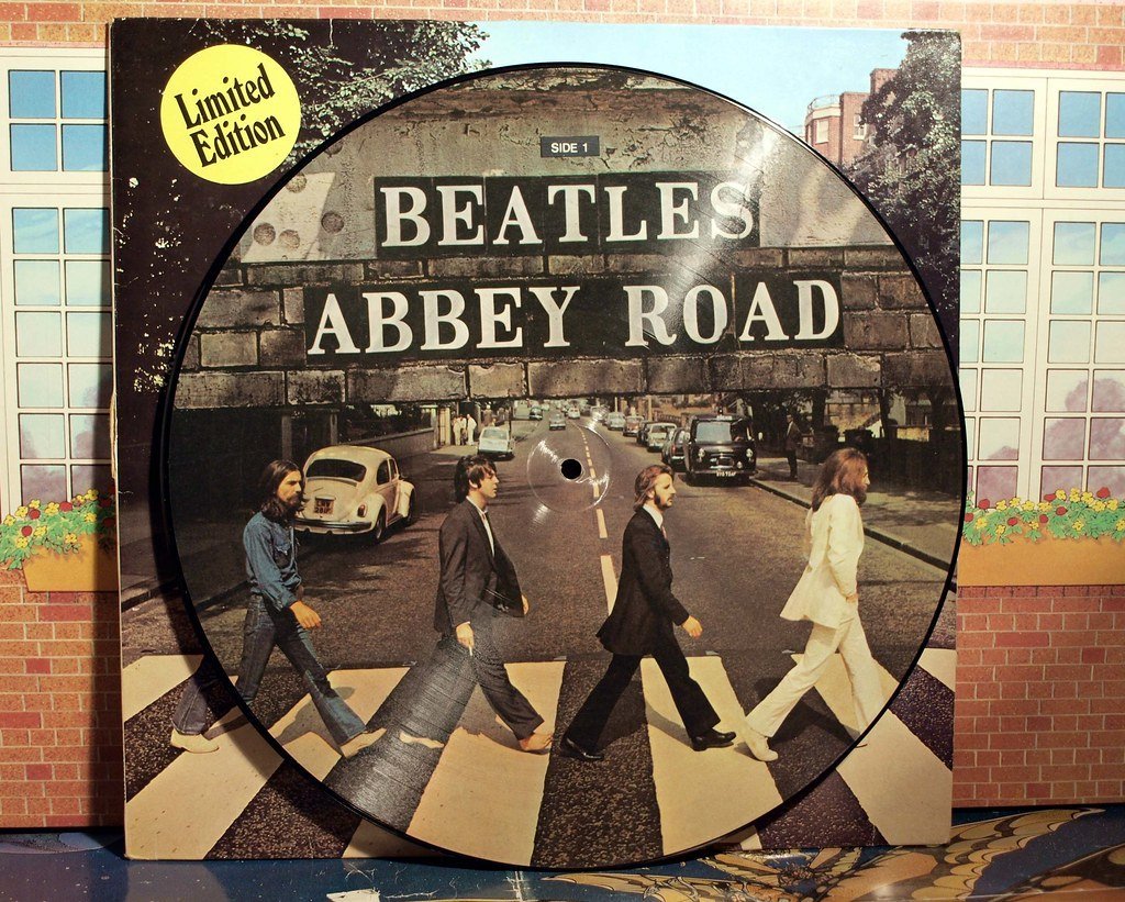 The Beatles’ Abbey Road (1969) (badgreeb RECORDS - art -photos, Flickr, CC BY-SA 2.0)