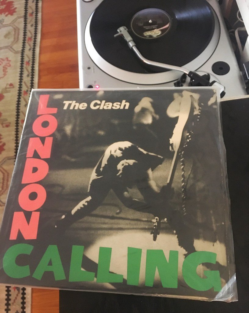 The Clash’s London Calling (1979) (Howdy, I'm HMK, Flickr, CC BY 2.0)