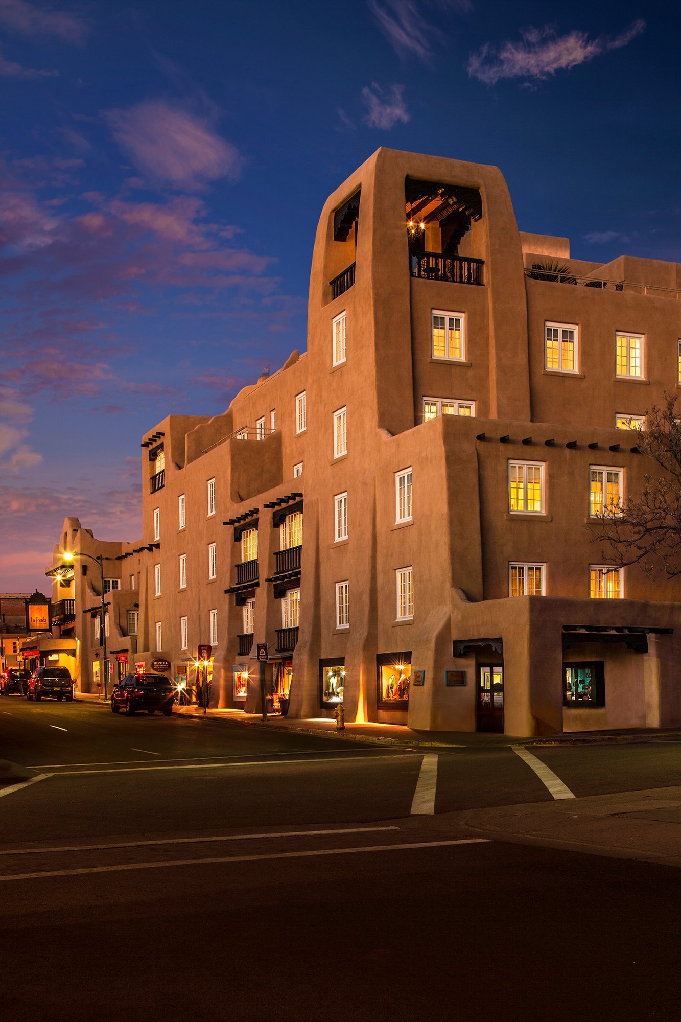 La Fonda on the Plaza, Santa Fe, New Mexico (By Atakra, CC0)
