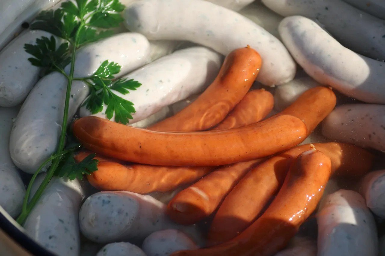 Fact 4: World Bratwurst-Eating Championship Sets Eating Feats (Image Credits: Pixabay)