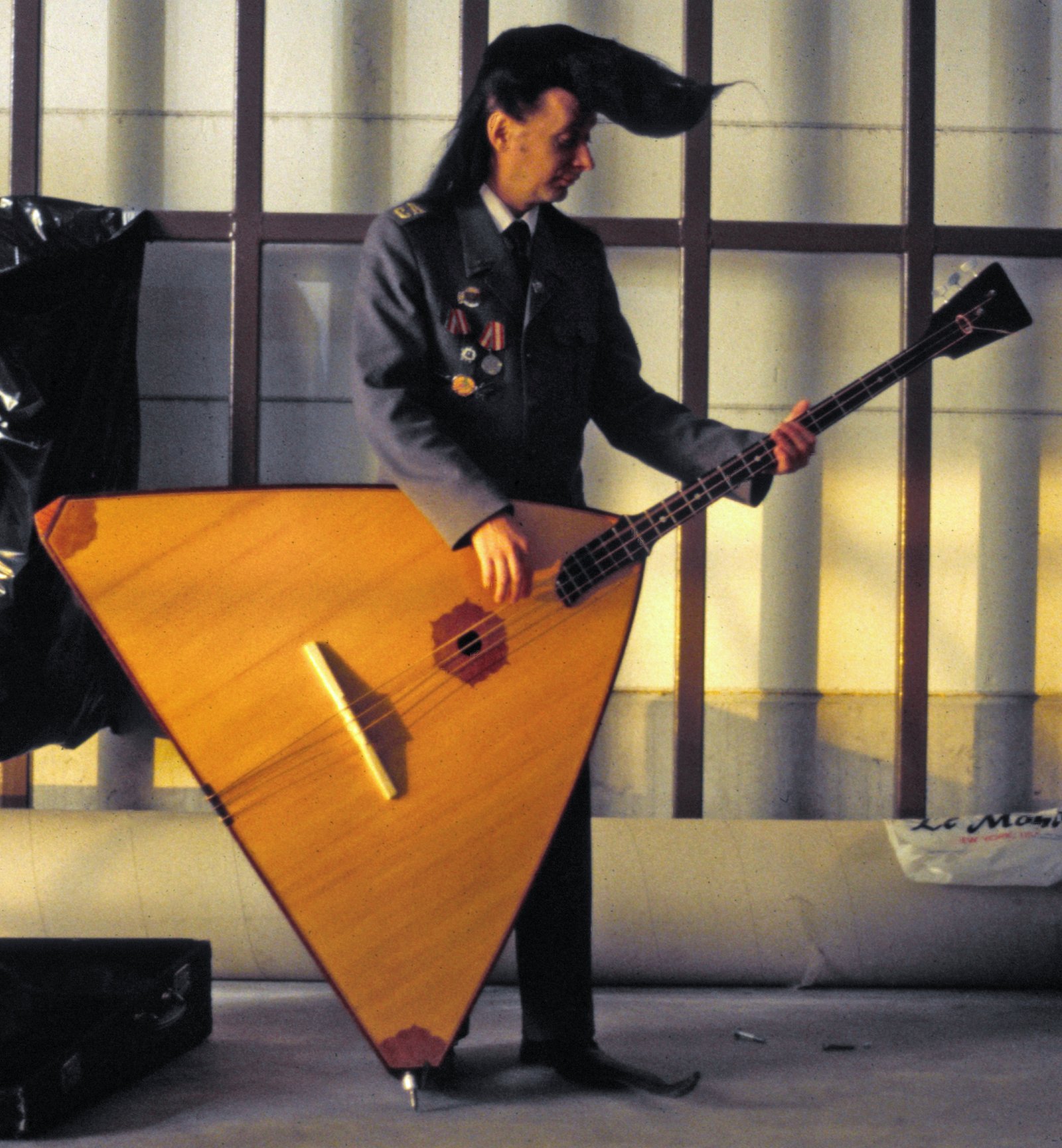 Contrabass Balalaika (By Kotivalo, CC BY-SA 3.0)
