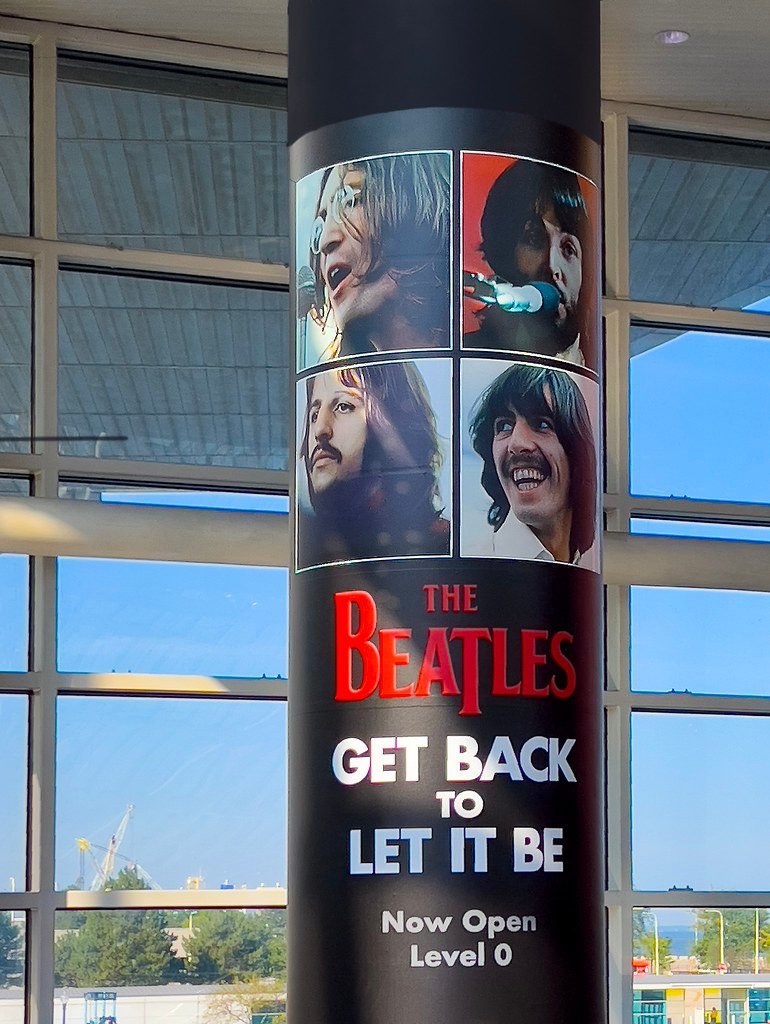 The Beatles' Rooftop Concert at Apple Corps, 1969 (Ron Cogswell, Flickr, CC BY 2.0)