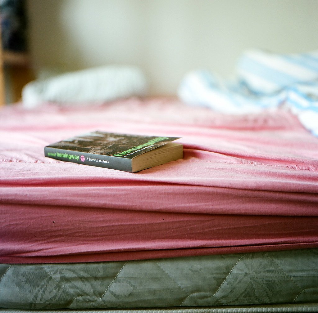 Hemingway vs. Faulkner: Simplicity Meets Complexity (a4blank, Flickr, CC BY 2.0)