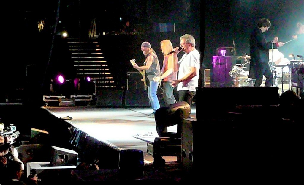 Smoke on the Water by Deep Purple (Geograph Britain and Ireland, CC BY-SA 2.0)