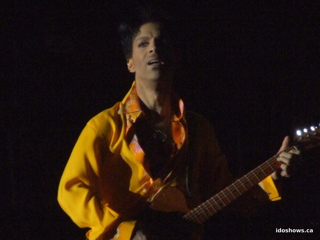Prince at Coachella, 2008 (Scott Penner, Flickr, CC BY-SA 2.0)